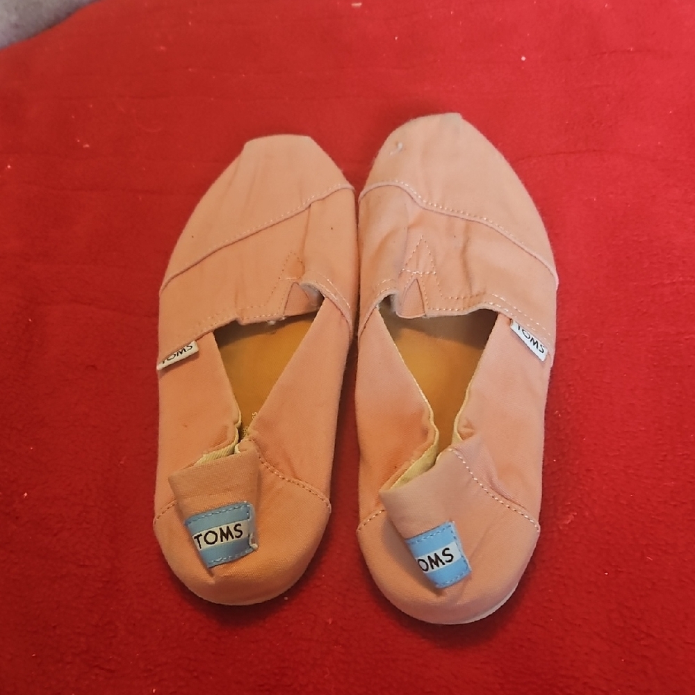 Toms Women's Pink Slip-On Flats